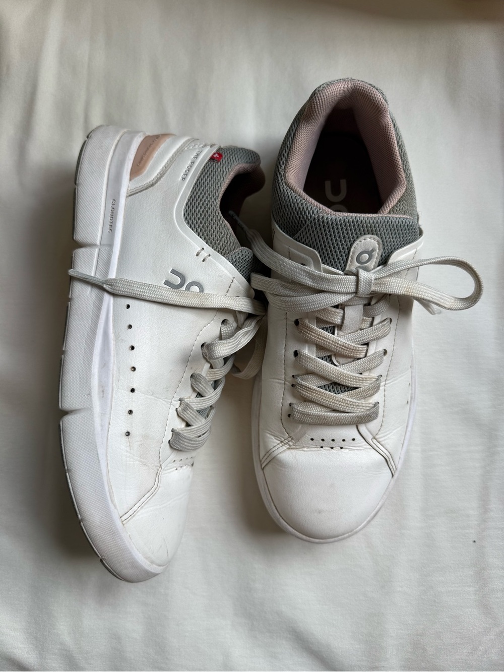 On Running “The Roger” Women's Sneakers